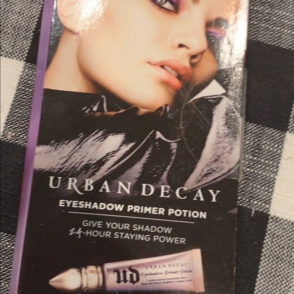 ULTA BEAUTY Makeup Sampler Bag - Picture 6 of 8